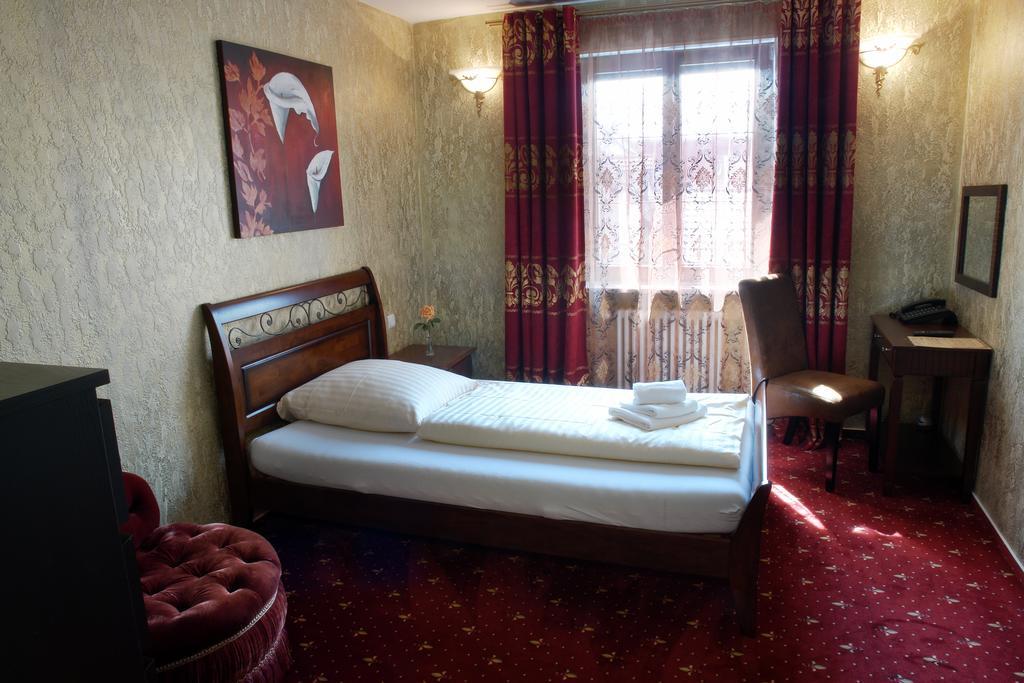 Hotel Krone Friesenheim  Room photo